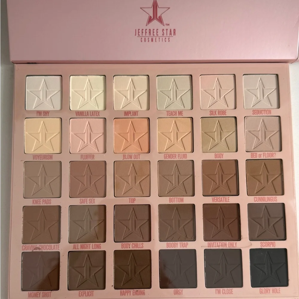 Jeffree Star neutral eyeshadow
